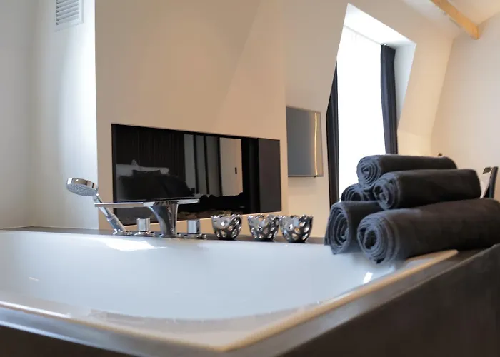 Deluxe King Suite