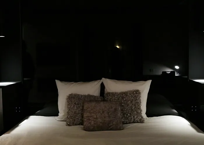Deluxe King Suite
